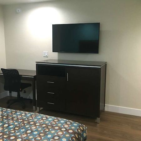 Vagabond Inn Executive - Bakersfield Downtowner Habitación foto